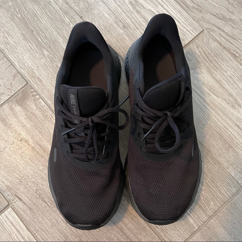 Nike Men's Revolution 5 - All Black - Picture 3 of 11